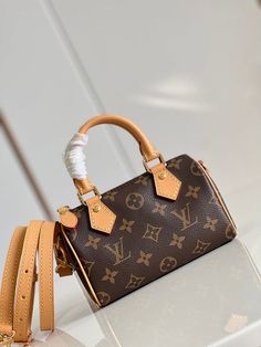 ?? SIZE : 16.0 x 11.0 x 9.0 CM 287201 Lv Handbags, Urban Outfits, Street Chic, Lv Bag, Monogram Canvas, Sneaker Head, Urban Fashion, Streetwear Fashion, Luxury Bags