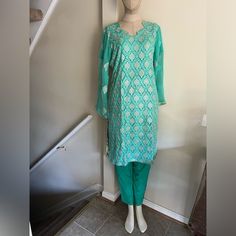 Beautiful 3 Pieces Dress Size Medium Stuff Shafoon Shirt Stunning Gorgeous Dubatta Trouser New Without Tags This Outfit Will Get You Endless Compliments Final Sale No Refunds Festive Anarkali Tunic With Dupatta, Designer Long Sleeve Tunic With Dupatta, Green Tunic Kurta With Dupatta, Green Bollywood Tunic Dresses, Festive Green Tunic With Resham Embroidery, Festive Green Tunic, Green Festive Tunic, Green Tunic With Resham Embroidery For Festive Occasions, Green Festive Tunic For Eid