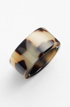 Put A Ring On It, Accessories Jewelry, Tortoise Shell, Tortoise, Horn, My Jewellery, Beautiful Jewelry, Jewelry Box, Jewelry Watches