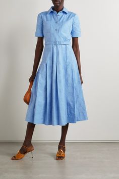 Gucci's midi dress is cut from cotton Oxford and jacquard-woven with the label's iconic double Gs - you'll also see them on the glossy buttons. Reminiscent of vintage styles, it has a sharp collar, detachable waist belt and pleated midi skirt. The light-blue hue will look so nice with metallic or neutral accessories. Shirt Runway, Collar Detachable, Neutral Accessories, Couture Style, Gucci Outfits, Spring Fits, Summer Inspo, Pleated Midi Skirt, Blue Midi Dress