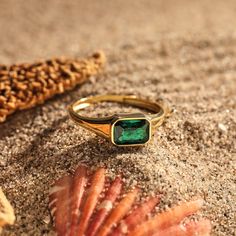 Green Emerald Engagement Ring, Emerald Engagement Ring Green, Gold Emerald Ring, Mens Ring Designs, Smaragd Ring, May Birthstone Rings, Emerald Ring Gold, Green Rings, Ring Birthstone