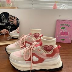 Pink And White Tennis Shoes, Kotak Bento, College Shoes, Pastel Shoes, Girls Tennis Shoes, Pink Kawaii, Dr Shoes, Pink Platforms, Streetwear Shoes