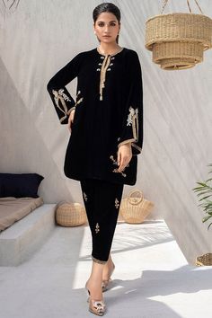 Black Suit Designs, Pakistani Velvet Suits, Plazo Suit Design, Black Velvet Suit, Velvet Suit Design, Velvet Kurta, Punjabi Boutique, Punjabi Suit Boutique, Maharani Designer Boutique