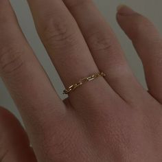 flexible like a chain, cute like a ring. 14k gold filled chain ring. Solid Gold Bracelet, Silver Ring Designs, Solid Gold Necklace, Solid Gold Earrings, Birthday Ring, Gold Filled Ring, Chain Design, Gold Filled Earrings, Solid Gold Rings