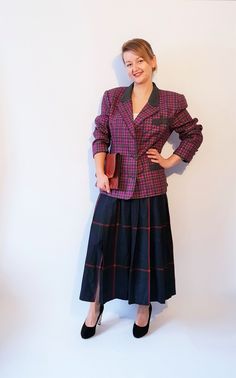 "Vintage Pure Wool Women's Jacket Houndstooth Pattern Pink and Gray color  Shoulder pads Collared  Buttonned  Long sleeves  Preppy Office Style Blazer Features: 100% wool Good vintage condition !Please note colors may slightly vary from photo! !Please check the measurements below (which were taken by hand) to ensure proper fit! Measurements lying flat: Length: 66 cm (26\") Bust (from armpit to armpit): 54 cm (21.2\") Waist: 50 cm (19.7\") Shoulders: 43.5 cm (17.1\") Sleeve: 60 cm (23.6\") Jacket has no label size (fits like M) (shown on model size S, 36 EU/ 10 (UK), height 161 cm/63.39\" , bust 90 cm / 35.43\" , waist 71 cm/ 27.95\", hips - 97.5 cm / 38.39\"). To find the bag click this link: https://www.etsy.com/listing/676133205/vintage-leather-cognac-color-shoulder?ref=shop_home_active_ Long Sleeve Tweed Jacket For Work, Office Tweed Jacket With Long Sleeves, Long Sleeve Houndstooth Tweed Jacket For Work, Long Sleeve Tweed Jacket With Houndstooth Pattern For Work, Houndstooth Pattern Tweed Jacket For Work, Houndstooth Tweed Jacket For Work, Red Long Sleeve Tweed Jacket For Work, Long Sleeve Plaid Tweed Jacket, Retro Long Sleeve Tweed Jacket For Spring