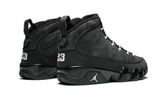 Similar to a sought-after Oregon Ducks PE of the Air Jordan 9, this “Anthracite” colorway form 2015 features an all-black nubuck upper with white accents.  The result is a sleek and simple look for the classic Air Jordan silhouette. Custom Jordan 9, Jordan Silhouette, Nike Casual Shoes, Air Jordan 9 Retro, Air Force Shoes, Jordan 9 Retro, Black Jordans, Air Jordan 9, Jordan 9