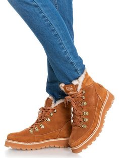 Roxy Shoes, Winter Gear, Chestnut Brown, Kinds Of Shoes, Timberland Boots, Lace Up Boots, Cute Shoes, Winter Boots, Snow Boots