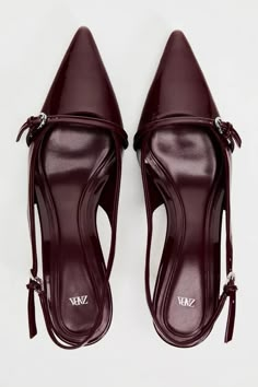 ZAPATO DESTALONADO HEBILLA - Rojo Burdeos | ZARA Estados Unidos de América / United States Kitten Heel Shoes, Slingback Heels, Slingback Shoes, Aesthetic Shoes, Buckle Shoes, Slingback Heel, Skorts, Kitten Heel, Shoes Trainers