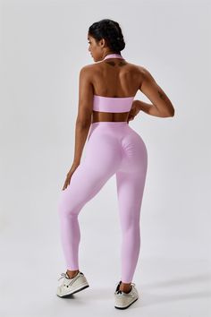 Discover our Ribbed Scrunch Butt Leggings – the ultimate blend of style and performance. With a high-waisted fit, these leggings offer both comfort and a flattering silhouette. The scrunch butt detail enhances your curves, while the ribbed performance fabric ensures top-notch quality. Elevate your activewear with these stylish leggings. Features: Body hugging fit High waisted, compressive waistband Designed for every workout Squat proof Fabric: Seamless ribbed fabric Super soft & comfy Four-way Scrunch Leggings, Stylish Leggings, Squat Proof, High Rise Leggings, Seamless Leggings, Performance Fabric, Range Of Motion, Ribbed Fabric, Workout Leggings