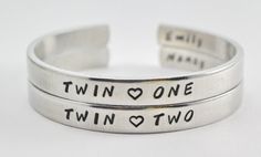 A customizable bracelet for the sister who also happens to be your twin. | 23 Perfect Things For Sisters Who Are Also Besties Gifts For Twin Sister, Twin Sister Quotes, Twin Problems, Sister Rings, Trending Christmas Gifts