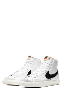 Zapatillas All Star, Nike Shoes Women Fashion, Dr Shoes, Preppy Shoes, Nike Blazer Mid 77, Nike Blazer Mid, Cute Nike Shoes, High Top Sneaker, Cute Nike