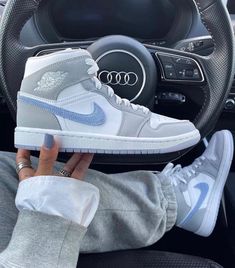 Jordan 1 Mid Wolf Grey, Sepatu Platform, Sepatu Air Jordan, Baskets Jordans, Doudoune The North Face, Custom Air Jordan 1, Nike Shoes Girls, Dr Shoes, Jordan Shoes Girls