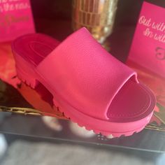 Whole Sizes Only Trendy Pink Slide Sandals, Chic Pink Jelly Sandals With Round Toe, Trendy Pink Sandals With Textured Footbed, Trendy Pink Slide Jelly Sandals, Chic Pink Jelly Sandals For Vacation, Adjustable Trendy Jelly Slide Sandals, Trendy Adjustable Slide Jelly Sandals, Spring Vacation Platform Jelly Sandals, Chic Platform Jelly Sandals For Beach