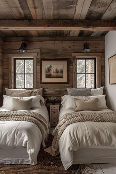 Ski Cabin Bedroom Decor, Ski Chalet Bedroom Decor, Cabin Style House Interiors, Rustic Cabin Bedding Ideas, Lodge Master Bed, Mountain House Decor Rustic, Mountain Home Bedding, Mountain Chalet Interior Bedroom, Modern Cabin Bedroom Master Suite