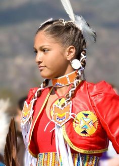 jingle dress w/jacket Native American Woman, Native Women, Native American Images, Native American Clothing, Native American Pictures, Indian Headdress