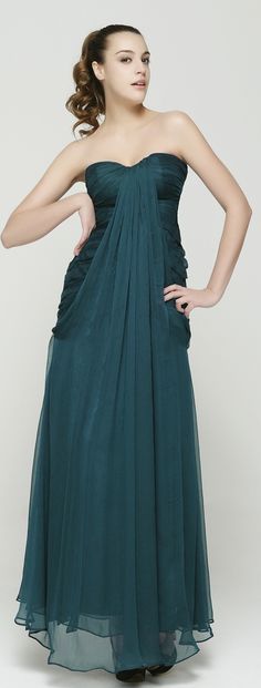 Benzin blau Abendkleider lang Abiballkleider Dark Green Evening Dress, Green Evening Dress, Girls Attire, Chiffon Overlay, Long Evening Gowns, Floor Length Skirt, Sweetheart Neckline, The Floor, Evening Dress