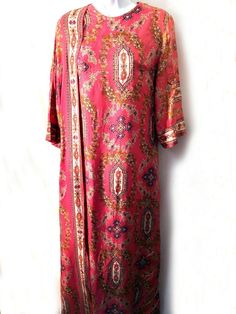 Wonderful vintage Julius Lonschein wraparound India inspired print maxi dress / caftan.  VG condition. Unlined.  Size S/M. Please check measurements as there are no returns and all sales are final.   length 56 shoulders 15 underarm to underarm 16 sleeves 17 hips free Policies regarding items I sell- PLEASE READ BEFORE YOU BUY! As a long time seller, I source specifically to resell at reasonable prices. I only select and list great items I feel are in very wearable / and or us Traditional Kurta With Floral Print And Kimono Sleeves, Bohemian Festive Maxi Length Kimono, Festive Bohemian Maxi Length Kimono, Bohemian Maxi Length Kimono For Festive Occasions, Bohemian Floral Print Kurta For Eid, Bohemian Floral Print Kurta For Festive Occasions, Bohemian Floral Print Kurta For Festive Season, Bohemian Kaftan With Floral Print, Festive Bohemian Floral Print Kurta