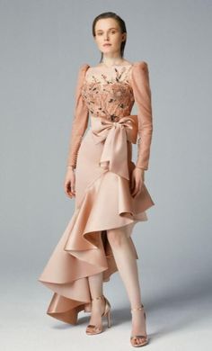 Dress Mewah, Classic Midi Dress, Fitted Gowns, Dress Pesta, Gaun Fashion, Asymmetric Skirt, Romantic Outfit, Beaded Bodice, Beaded Gown