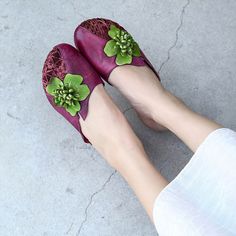 Purple Coffee, Summer Heels, Roman Fashion, Summer Slippers, Summer Vintage, Leather Flowers, Casual Slippers, Leather Slippers, Pig Skin