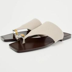 New With Tag Zara S/S 2024 Collection Flat Suede Sandals. With Toe Post And Metal Embellishment. Squared Toe. Sole Height: 0.4 Inches (1 Cm) Beige | 1627/310 Upper 100% Sheep Leather Lining 100% Polyurethane Sole 100% Polyurethane Thermoplastic Insole 100% Polyurethane Thermoplastic Clothing Care Guide Do Not Wash 1do Not Submerge In Water Do Not Use Bleach / Whitener Leather/Patent Leather/Glossy Finish Leather. Clean With A Dry Cotton Cloth. & Do Notiron Suede/Nubuck/Split Leather. Clean With Zara Shoes 2024, Purple Sandals, Brown Leather Flats, Grey Sandals, Caged Sandals, Sheep Leather, Suede Sandals, Zara Shoes, Clothing Care