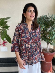 Printed Kurti Designs Style, Cotton Tops For Jeans, Women Tops Design, Short Kurti Designs, Printed Kurti Designs, Cotton Dress Pattern, Fashion Terminology, Cotton Tops Designs, Indian Kurti Designs