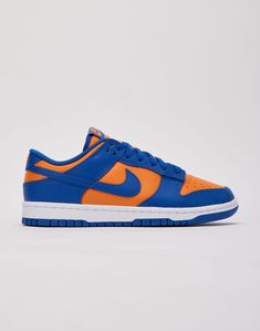 Knicks Outfit, Dunk Orange, Dunk Low Blue, 80s Basketball, Nike Branding, Graphic Tee Outfits, Nike Brand, Boy Shoes, Nike Dunk Low