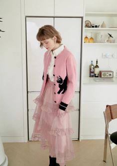 <Size>

 *Unit: cm 







 size

  bust

 Sleeve Length 

 Length 











 F 

 96

 56 

 56 













 <Material> 



 45% Acrylic

 28% nylon

 20% polyester

 Alpaca 7% 







 ＜Model wearing＞



 Wearing size



 F size




 Model Dimensions



 Height: 168cm

 Bust: 84cm

 Waist: 62cm

 Hips: 88cm Feminine Winter Sweater For Layering, Pink Long Sleeve Sweater For Layering, Feminine Long Sleeve Cardigan For Layering, Fitted Pink Cardigan For Winter, Pink Sweater For Spring Layering, Feminine Long Sleeve Winter Cardigan, Pink Outerwear For Winter Layering, Feminine Pink Cardigan For Spring, Feminine Winter Layering Sweater