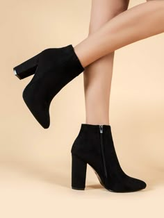 Short Black Heels, Classic Boots Woman, Cute Black Heels, Boots Elegant, Short Heel Boots, Dressy Boots, Black Heeled Ankle Boots, Elegant Boots, Short Black Boots