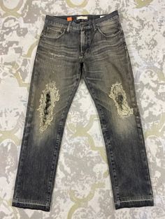 30x27.5 Distressed Black Vintage Japanese Jeans Denim- JN3730 Size: 30 Actual measurement (inches): Waist - 30 Front Rise - 9.5 Hips - 39 Thigh - 11 Knee - 7.5 Leg Opening - 13 Inseam - 27.5 Outseam - 37 Material : Cotton    #JN3730 Faded Washed Cutoff Jeans, Distressed Medium Wash Rigid Denim Jeans, Mid-rise Distressed Medium Wash Jeans, Dark Wash Distressed Mid-rise Jeans, Distressed Dark Wash Denim Jeans, Dark Wash Mid-rise Distressed Jeans, Dark Wash Distressed Denim Jeans, Mid-rise Distressed Dark Wash Jeans, Grunge Dark Wash Denim Jeans