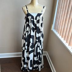 Abel The Label Anthropologie Black Off White Maxi Dress Nwt Strappy Boho. Top Of The Dress Measures 17 1/2” Flat & Bust 30” Flat On Size M Black And White Sleeveless Midi Dress For Summer, Chic Black Daytime Dress, Chic Black Dress For Daytime, Off White Maxi Dress, Maxi Tee Dress, Gold Floral Dress, Anthropologie Maxi Dress, Beaded Maxi Dress, Color Block Maxi Dress