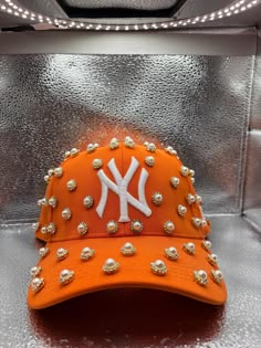 My purpose is to bring fashionable/ creative handmade hats & jewelry that is meaningful to customers. I will use good quality products to insure that customers are happy with the products they received. Cool Baseball Hats, Junk Socks, Customized Hats, Ny Yankees Hat, Custom Fitted Hats, Cap Cake, Swag Hats, Streetwear Hats, Making Hats