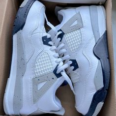 Jordan 4 Retro Basketball Sneakers In Excellent Preowned Condition. Verified And Purchased New From Flight Club, Hardly Worn! Original Box. Handsome Blue/White/Gray Jordan 4 Midnight Navy Blue, Nike Jordan 4, Retro Basketball, Flight Club, Jayson Tatum, Jordan 4 Retro, Kids Jordans, Basketball Sneakers, Midnight Navy