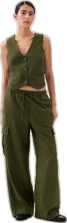 Gap Wide Leg Linen Pants, Wide Leg Linen Cargo Pants For Loungewear, Relaxed Fit Linen Cargo Style Bottoms, Casual Linen Parachute Pants With Cargo Pockets, Relaxed Fit Linen Cargo Bottoms, Linen Cargo Bottoms For Loungewear, Casual Linen Pants By Gap, Summer Loose Fit Linen Cargo Pants, Linen Cargo Pants With Elastic Waistband For Loungewear