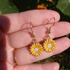 Yellow Flower Earrings Yellow Everything, Casual Yellow Earrings Perfect For Gifts, Yellow Earrings Aesthetic, Gold Flower Earrings For Summer, Gold Flower Shaped Jewelry For Summer, Casual Gold Drop Earrings, Casual Gold Flower Shaped Jewelry, Casual Gold Flower Jewelry, Spring Flower Earrings For Everyday Wear