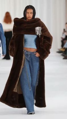 Fur Coat, winter fashion, london fashion, new york fashion Looks Rihanna, 00s Mode, Academia School, Fashion Tiktok, Ootd Ideas, Summer Inspo, Christian Lacroix, Celebrity Outfits, Daily Style