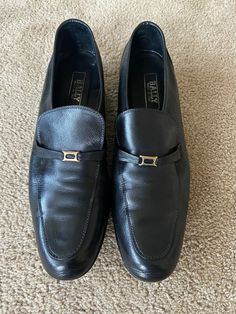 Men's slip on Bally shoes.  Very nice pre-owned condition!  Made in Italy Size:  11.5 N Formal Loafers With Buckle Closure, Bally Shoes, Mens Loafers, Levis Jacket, Duke Of York, Chambray Shirt, Us Man, Vintage Baby, Slip Ons