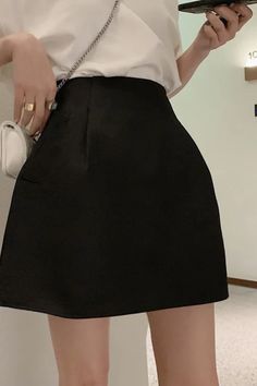 High Waist Lined Mini Skirt For Office, Office Lady High Waist Lined Mini Skirt, High Waist Mini Skirt For Office, Solid Mini Skirt With Pockets, Spring Office Lady Mini Bottoms, Solid Color Office Lady Mini Skirt, Mini Skirt With Pockets And Short Inseam, Night Out Skirt With Pockets, Short Length, Low Rise Skirt