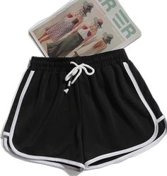 Casual Black Knee-length Activewear Shorts, Casual Black Yoga Shorts, Trendy Moisture-wicking Shorts For Gym, Trendy Moisture-wicking Gym Shorts, Casual Black Knee-length Shorts Activewear, Casual Yoga Shorts With Drawstring, Casual Drawstring Yoga Shorts, Trendy Black Sports Shorts, Black Short Length Summer Activewear