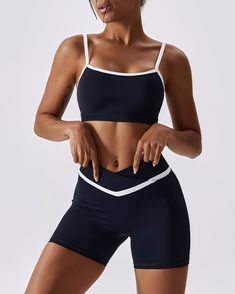 Black Sculpting Activewear With Built-in Bra, Sculpting Gym Activewear With Built-in Bra, Sculpting Activewear With Built-in Bra For Gym, Gym Activewear With Built-in Bra And Sculpting Fit, Black Sculpting Activewear For Yoga, Black Sculpting Seamless Sports Bra, Sporty Seamless Fitted Activewear, Seamless Sculpting Activewear, Sporty Fitted Seamless Activewear