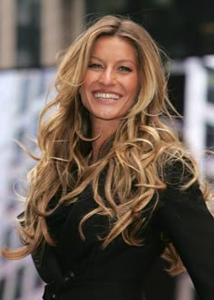 Gisele Hair, Light Golden Brown Hair, Victoria Secret Hair, Golden Brown Hair, Colored Hair Tips, Vacation Hairstyles, Brown Hair With Blonde Highlights