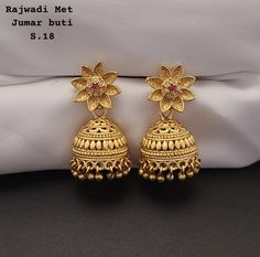 Description :- Designer indian jhumka earrings, Gold Plated Jhumka, South indian jhumka, Handmade jewelry, Best Gift for Her Gift yourself a royal look with this perfectly crafted kundan Ring from Manalisstudio. Crafted with high quality kundan stones and pearls, it is impressive in design. The green enamel artwork adds perfect texture to the design. Perfect for weddings and festivities, this antique  Ring should be put on with your favorite sari or lehenga. 100% Satisfaction. Long Lasting Plati South Indian Jhumka, Gold Jhumka Designs, Gold Indian Earrings, Jhumka Earrings Gold, Gold Jumkas, Jhumka Design, Kundan Ring, Indian Jhumka, Gold Jhumka