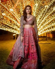 Here's How Parineeti Chopra Nailed The 'Sister Of The Bride Look' At The #Nickyanka Wedding! | WedMeGood भारतीय दुल्हन संबंधी, Brides Sister, Ritu Kumar, Anita Dongre, Indian Bridal Lehenga, Bridesmaid Outfit