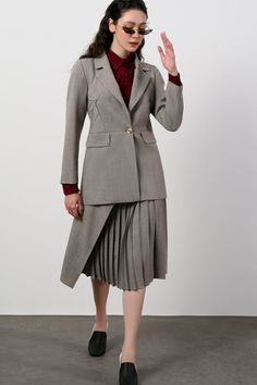 Women's Arabella Straight Long Sleeved Cotton Blazer S/M/L Grey MEAN BLVD Office Lady Suit For Fall, Semi-formal Single Breasted Suits, Elegant Tailored Long Sleeve Blazer, Elegant Fall Blazer For Office, Fitted Blazer For Semi-formal Office Wear, Semi-formal Single-breasted Suits, Tailored Single-breasted Office Lady Skirt Suit, Elegant Winter Suits For Work, Elegant Blazer With Lapel Collar