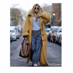 STUFF MAKER on Instagram: “CATCH THE X BAG • Ad • Photo @streetstyleshooters #STUFFMAKERFOREVER #drop #new #collection #streetfashion #betterstories #womanstyle…” Knitted Coat, Cozy Outfit, Mode Inspiration, Cardigan Tops, Lapel Collar, Long Cardigan, Affordable Fashion, Look Fashion, Knitting Pattern