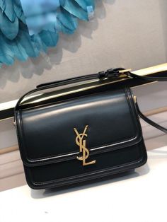 Size: 23cm*16cm*6cm It comes with Dust box, Care manual, Tag, and Paper bag. Ysl Fashion, Christmas Bags, Branded Handbags, Luxe Fashion, Luxury Accessories, Christmas Sale, New Bag, Travel Luggage, Ysl Bag