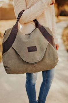 kinsley canvas bag – modern+chic Large Capacity Canvas Hobo Satchel Bag, Versatile Canvas Bag With Zipper Pocket, Versatile Canvas Tote Weekender Bag, Versatile Canvas Satchel, Canvas Duffle Bag With Pockets For Daily Use, Casual Canvas Travel Bag With Removable Pouch, Canvas Satchel Backpack With Zipper Pocket, Canvas Shoulder Weekender Bag With Pockets, Canvas Hobo Bag With Zipper Closure