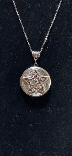 Delicate flower filigree inside a star photo locket. Feminine and beautiful. Great addition to your necklace collection as well as a lovely gift. Goddess Oc, Nancy Rodriguez, Star Locket, Cute Text Symbols, Star Photo, Text Symbols, Petri Dish, Potion Bottles, Wichita Ks