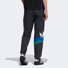 Men's adidas originals Ts Pant Large Logo Printing Contrasting Colors Sports Bundle Feet Autumn Black Pants HF5945 Athleisure Jogging Bottoms With Three Stripes Branding, Athleisure Jogging Bottoms With Three Stripes, Athleisure Bottoms With Three Stripes For Jogging, Adidas Athleisure Pants With Logo, Sporty Cotton Bottoms With Adidas Logo, Adidas Athleisure Bottoms With Three Stripes, Adidas Relaxed Fit Jogging Bottoms, Relaxed Fit Sportswear Bottoms With Three Stripes, Adidas Logo Cotton Jogging Pants