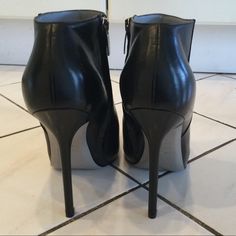 [Never Worn] Sergio Rossi Black Leather Almond Toe Hidden Platform Stiletto Heel Ankle Booties In Size 37.5 Heel Height 4.5”, Hidden Platform 0.50”....All Measurements Are Approximate. Box, Dust Bag, And Extra Heel Taps Included Formal Booties With Sculpted Heel And Pointed Toe, Elegant Ankle Booties With Leather Sole, Formal Calf Leather Booties With Reinforced Heel, Modern Ankle Boot Heels With Deep Heel Cup, Modern Ankle Boots With Deep Heel Cup, Elegant Leather Booties, Leather Heels With Heel Tab For Party, Elegant Ankle-high Booties With Leather Sole, Formal Booties With Sculpted Heel And Almond Toe