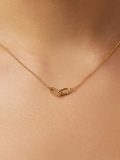 Modern Gold Chain Necklace With Oval Pendant, Modern Gold Plated Link Necklace, Gold Oval Pendant Chain Necklace With Paperclip Chain, Modern Twist Link Jewelry For Gift, Gold Plated Clavicle Chain Necklace With Oval Links, Modern Gold Plated Link Chain Necklace, Gold Jewelry With Adjustable Chain And Modern Twist, Gold Plated Oval Link Clavicle Chain Necklace, Gold Plated Delicate Chain Necklace With Oval Pendant